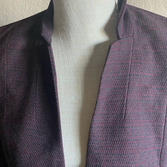 Tahari purple/burgundy blazer, purple lining - Picture 5 of 6